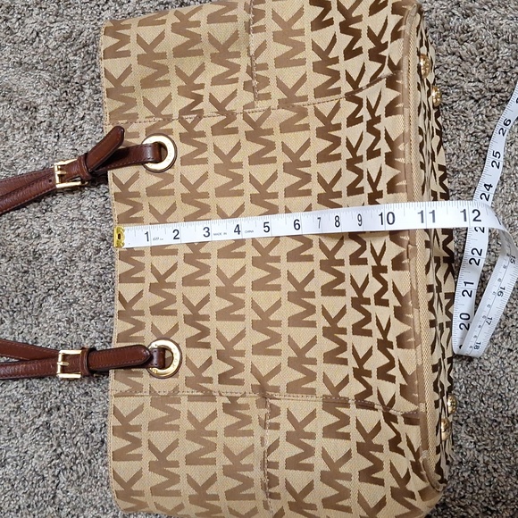 Michael Kors signature fabric / leather "jet set" large tote - browns - Picture 9 of 11